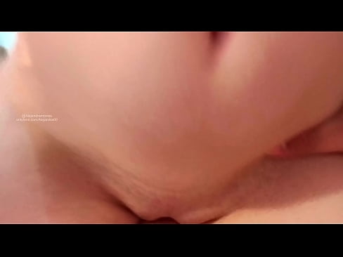 ❤️ Dormindo no quarto da minha irmã e foi assim que acordei ❤❌ Sexo vídeo em nós ﹏
