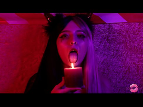 ❤️ Broche apaixonado de Succubus Sexy com preenchimento da boca ❤❌ Sexo vídeo em nós ﹏